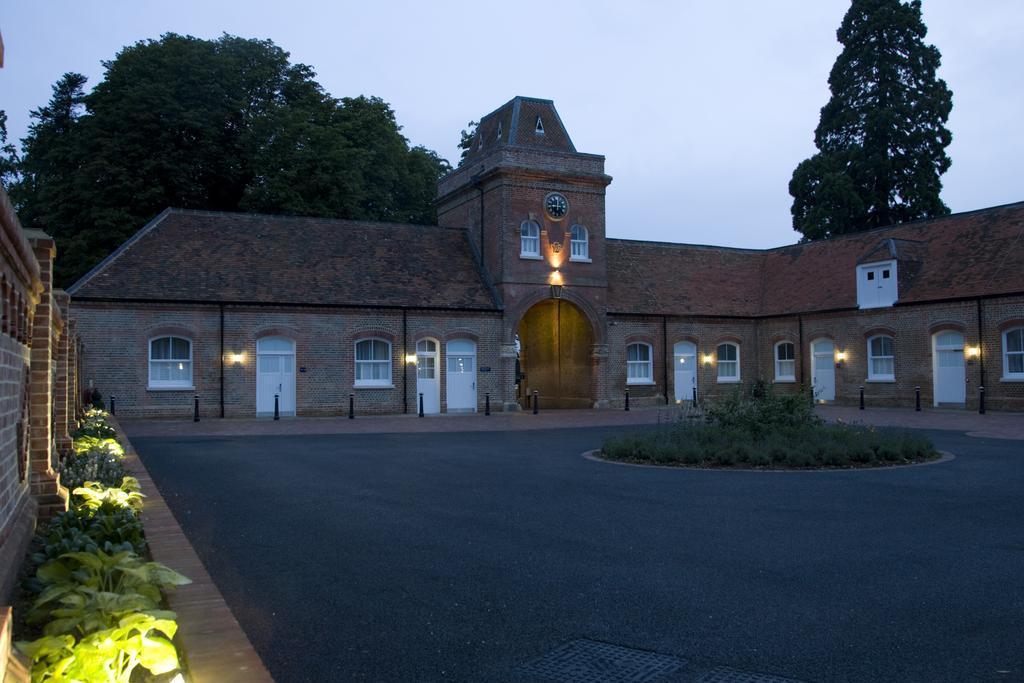 Oakley Hall Hotel Basingstoke Exteriér fotografie